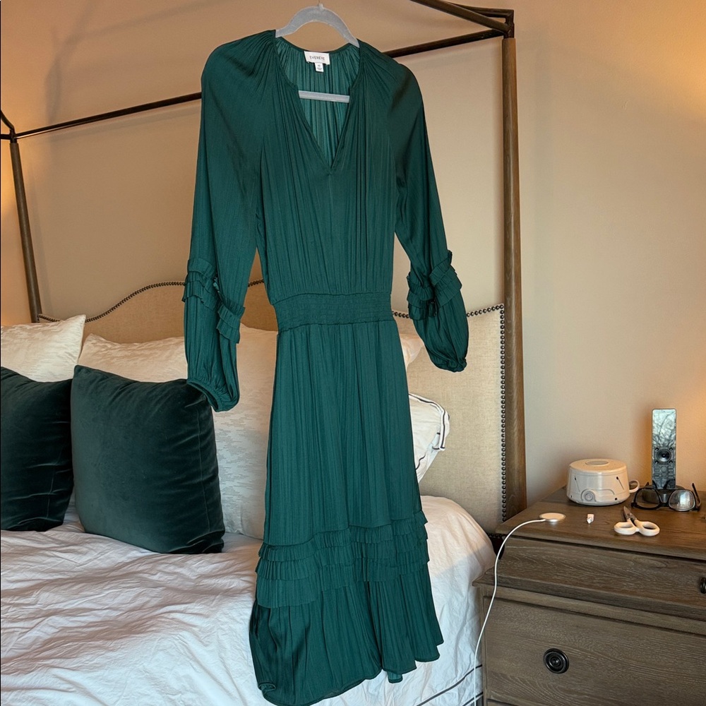 Evereve Elegant Green Women's Satin Dress